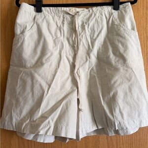 DressBarn Women's Cream Shorts NWT